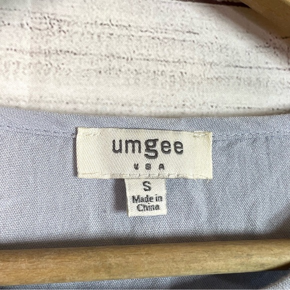 Umgee Blue Floral Embroidered Bell Sleeve Blouse Size S - Picture 6 of 11